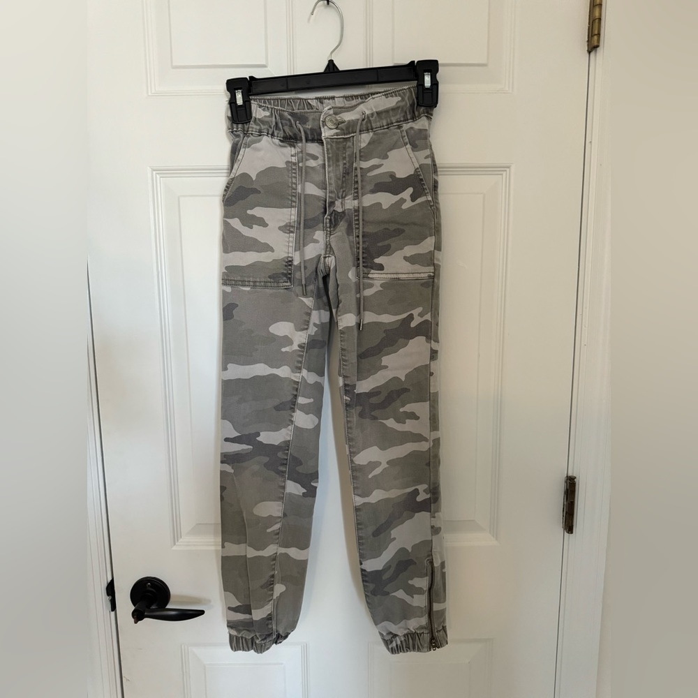 American Eagle Camo Joggers